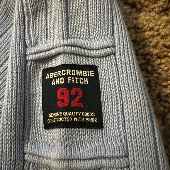 Men’s Abercrombie and Fitch muscle sweater - Picture 3 of 4